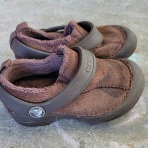 Brown suede crocs with liner size 7 toddler